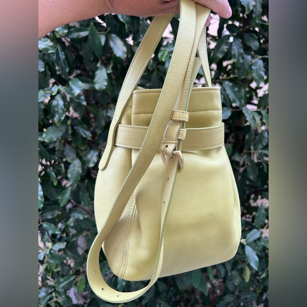COACH Vintage Belted Soho pouch in leaf (lime green) Leather Bucket Bag - Picture 6 of 13